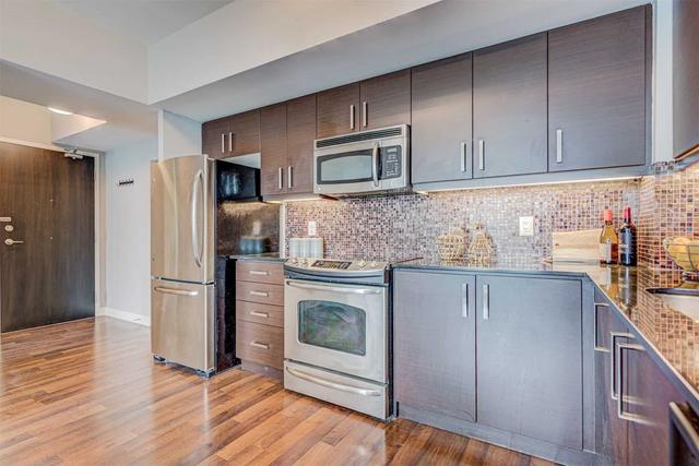 1216 - 17 Anndale Dr, Condo with 2 bedrooms, 2 bathrooms and 1 parking in Toronto ON | Image 9