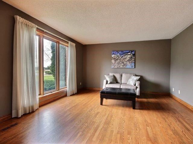 3927 Southwinds Dr, House detached with 4 bedrooms, 3 bathrooms and 20 parking in London ON | Image 4