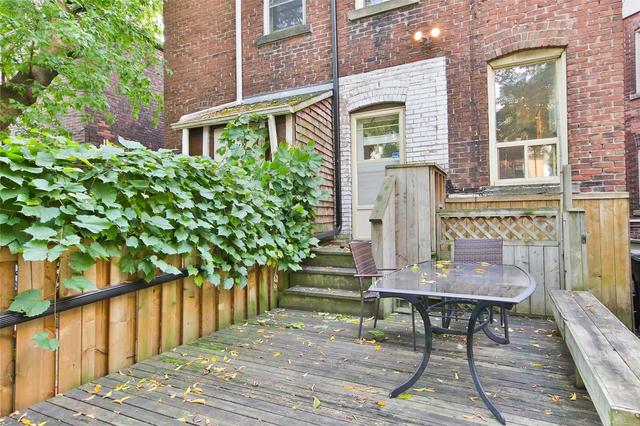 503 Brunswick Ave, House semidetached with 4 bedrooms, 3 bathrooms and 0 parking in Toronto ON | Image 24