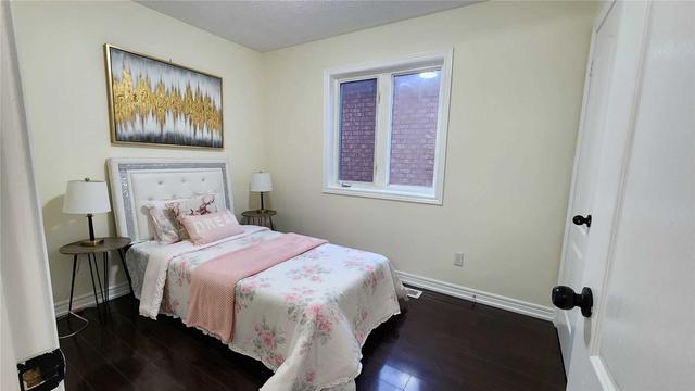 625 Madame St E, House semidetached with 4 bedrooms, 4 bathrooms and 3 parking in Mississauga ON | Image 6
