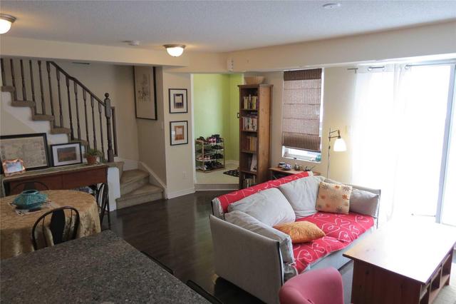 Th135 - 5 Elsie Lane, Condo with 2 bedrooms, 2 bathrooms and 1 parking in Toronto ON | Image 8