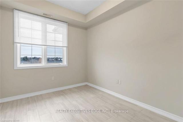 420 - 1077 Gordon St, Condo with 3 bedrooms, 1 bathrooms and 1 parking in Guelph ON | Image 4
