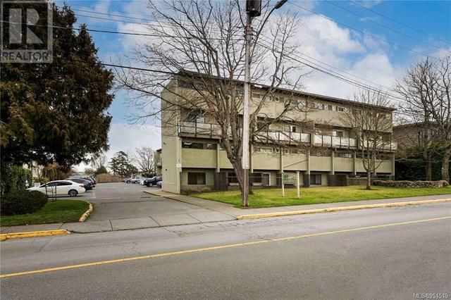 40 - 477 Lampson St, Condo with 3 bedrooms, 1 bathrooms and 1 parking in Esquimalt BC | Image 1