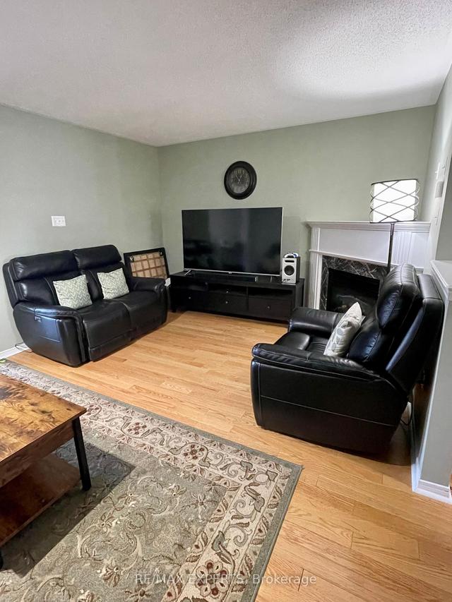 3769 Nightstar Dr, House attached with 3 bedrooms, 3 bathrooms and 2 parking in Mississauga ON | Image 8