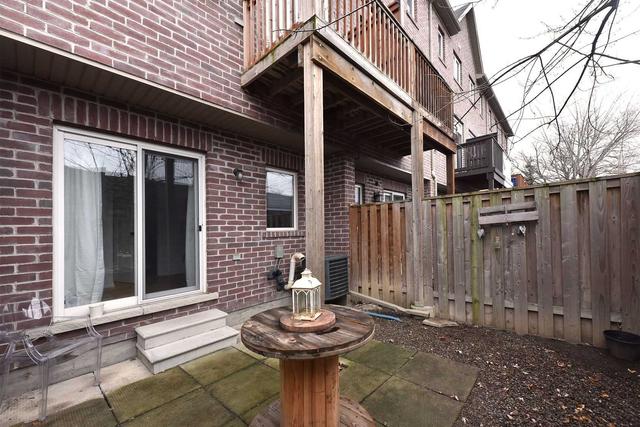 18 Piggot Mews, House attached with 3 bedrooms, 2 bathrooms and 2 parking in Toronto ON | Image 22