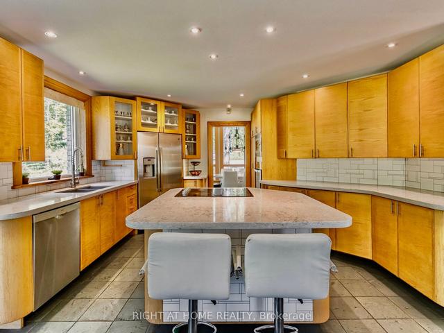 774 Old Dundas Rd, House detached with 5 bedrooms, 5 bathrooms and 14 parking in Hamilton ON | Image 4