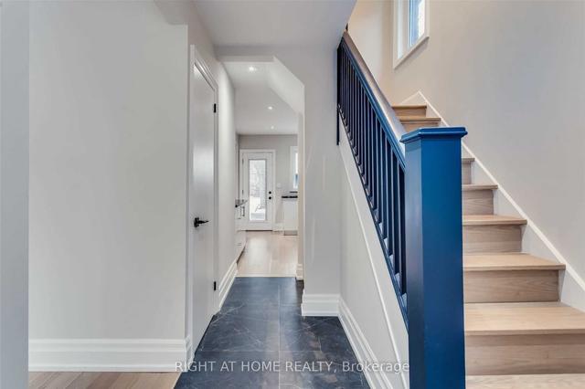 611 Hillsdale Ave E, House detached with 3 bedrooms, 3 bathrooms and 2 parking in Toronto ON | Image 23