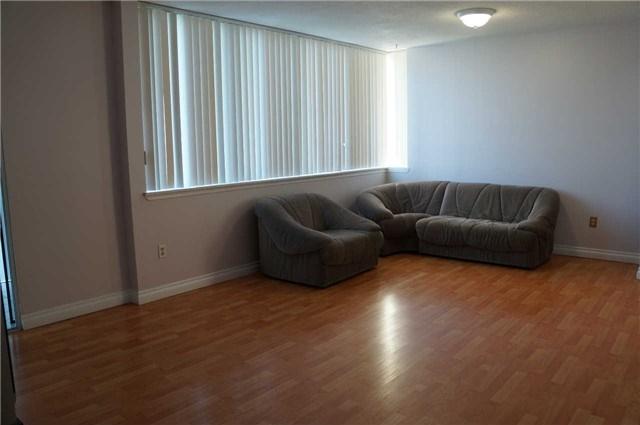 702 - 350 Webb Dr, Condo with 2 bedrooms, 2 bathrooms and 2 parking in Mississauga ON | Image 4
