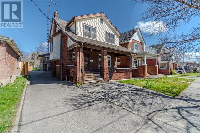 204 Marlborough Street, House other with 4 bedrooms, 2 bathrooms and 3 parking in Brantford ON | Image 1