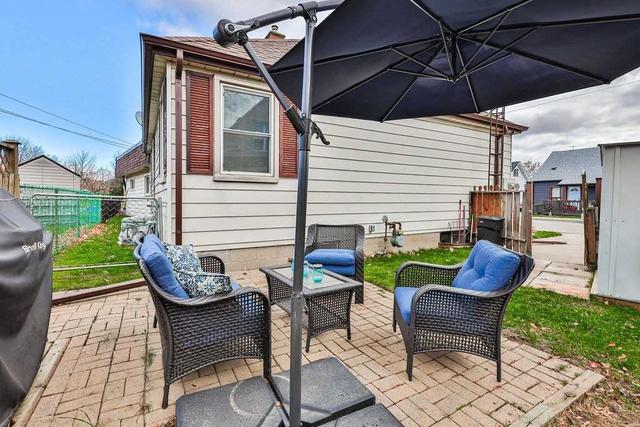 49 Tenth Ave, House detached with 2 bedrooms, 2 bathrooms and 1 parking in Brantford ON | Image 17