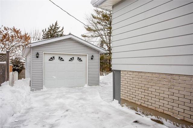 109 Lawrence Street, House detached with 3 bedrooms, 2 bathrooms and 4 parking in St. Thomas ON | Image 33