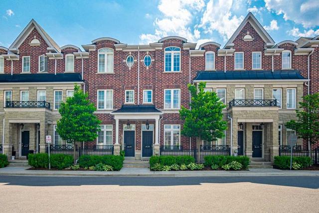 100 - 117a The Queensway, Townhouse with 3 bedrooms, 2 bathrooms and 1 parking in Toronto ON | Image 1