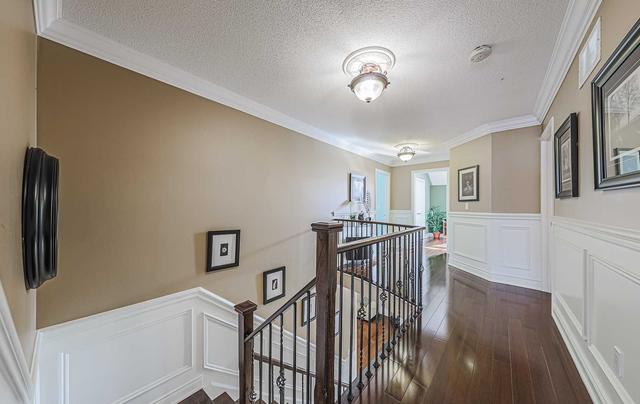36 Foxwood Rd, House detached with 4 bedrooms, 4 bathrooms and 6 parking in Vaughan ON | Image 7