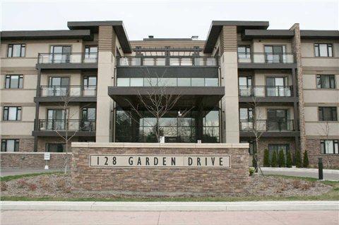 215 - 128 Garden Dr, Condo with 2 bedrooms, 2 bathrooms and 1 parking in Oakville ON | Image 2