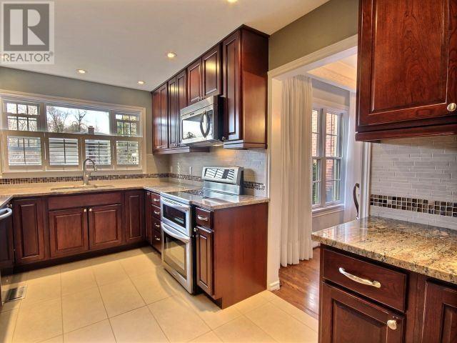 90 Hill Cres, House detached with 4 bedrooms, 4 bathrooms and 6 parking in Toronto ON | Image 9