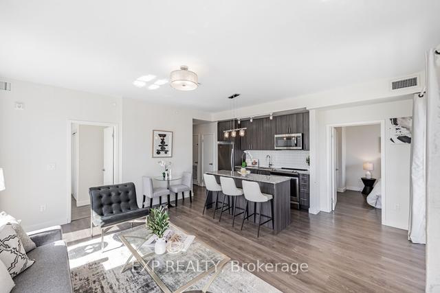 113 - 150 Sabina Dr, Condo with 2 bedrooms, 2 bathrooms and 1 parking in Oakville ON | Image 6