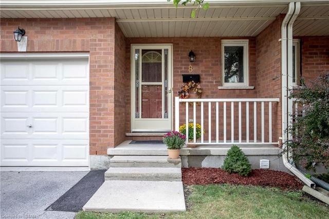 8 - 622 Wharncliffe Road S, House attached with 3 bedrooms, 2 bathrooms and 2 parking in London ON | Image 2