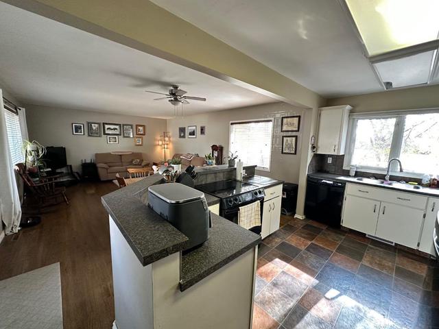 505 4 Street S, House detached with 2 bedrooms, 2 bathrooms and 2 parking in Vulcan AB | Image 5