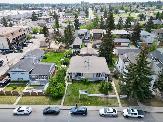 3815 10 Avenue Sw, House other with 11 bedrooms, 3 bathrooms and 2 parking in Calgary AB | Image 4