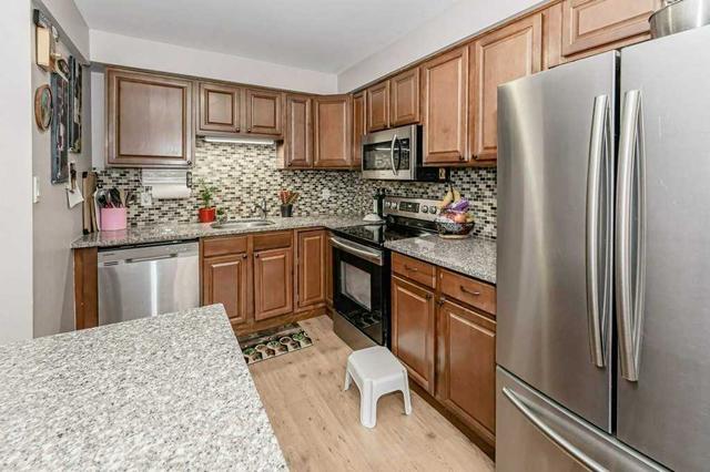 e - 304 Bluevale St, Condo with 3 bedrooms, 2 bathrooms and 2 parking in Waterloo ON | Image 4
