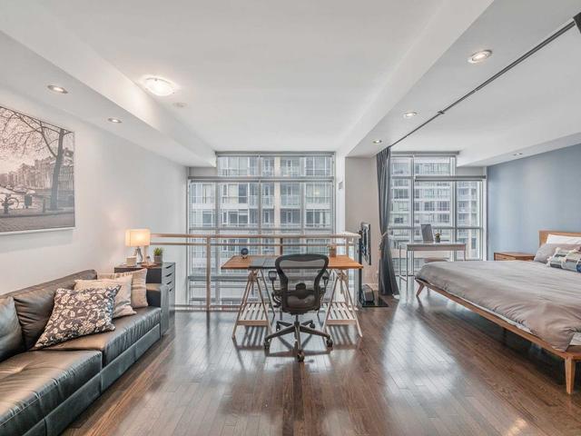 lph09 - 21 Nelson St, Condo with 1 bedrooms, 2 bathrooms and 1 parking in Toronto ON | Image 16
