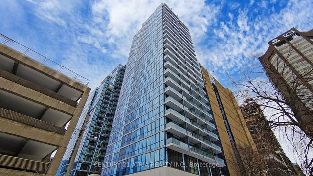1003 - 210 Simcoe St, Condo with 1 bedrooms, 1 bathrooms and 0 parking in Toronto ON | Image 1