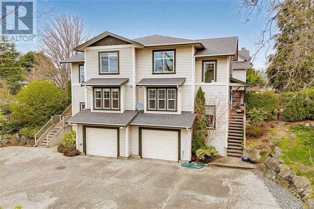 1106 Tolmie Ave, House detached with 3 bedrooms, 3 bathrooms and 2 parking in Saanich BC | Image 2