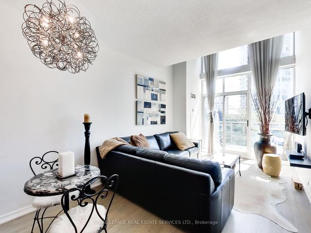 712 - 220 Burnhamthorpe Rd W, Condo with 1 bedrooms, 2 bathrooms and 1 parking in Mississauga ON | Image 7