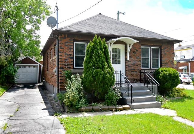 98 Facer Street, House detached with 3 bedrooms, 1 bathrooms and 3 parking in St. Catharines ON | Image 1