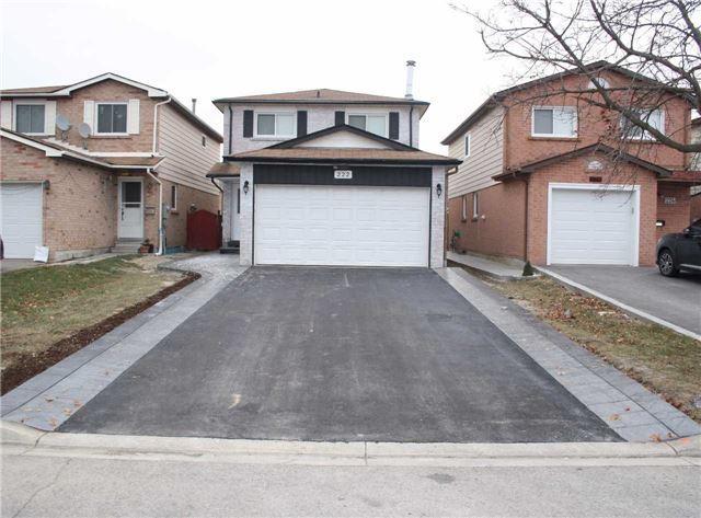 222 Martindale Cres, House detached with 4 bedrooms, 3 bathrooms and 4 parking in Brampton ON | Image 1