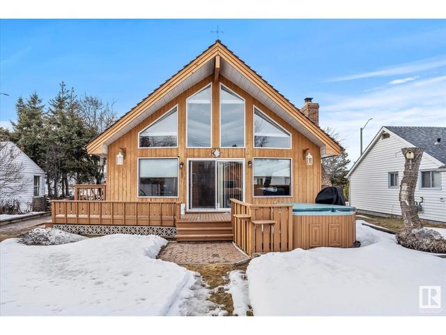 5407 50 Av, House detached with 3 bedrooms, 3 bathrooms and null parking in Alberta Beach AB | Image 1