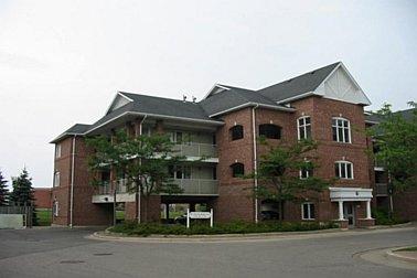 195 - 103 Bristol Rd, Condo with 1 bedrooms, 1 bathrooms and 1 parking in Mississauga ON | Image 1