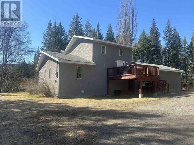 6325 Rosette Lake Road, House detached with 3 bedrooms, 2 bathrooms and null parking in Cariboo F BC | Image 2