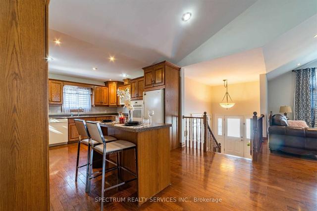 8112 Beaver Glen Dr, House detached with 3 bedrooms, 2 bathrooms and 5 parking in Niagara Falls ON | Image 5