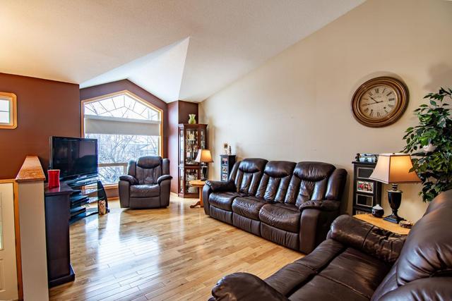 32 Dempsey Street, House detached with 5 bedrooms, 3 bathrooms and 2 parking in Red Deer AB | Image 12