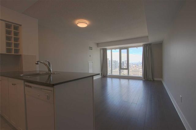 3810 - 210 Victoria St, Condo with 0 bedrooms, 1 bathrooms and 0 parking in Toronto ON | Image 9