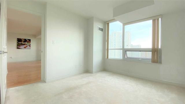 1802 - 208 Enfield Pl, Condo with 1 bedrooms, 1 bathrooms and 1 parking in Mississauga ON | Image 2