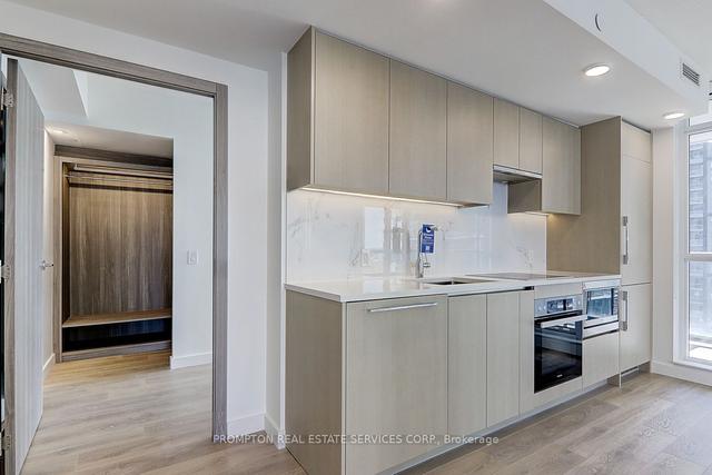 2111 - 38 Widmer St, Condo with 3 bedrooms, 2 bathrooms and 0 parking in Toronto ON | Image 17
