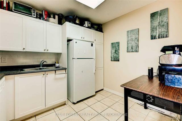416 - 15 Jacksway Cres, Condo with 3 bedrooms, 2 bathrooms and 1 parking in London ON | Image 17
