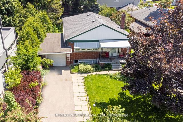 23 Appledale Rd, House detached with 3 bedrooms, 1 bathrooms and 4 parking in Toronto ON | Image 23