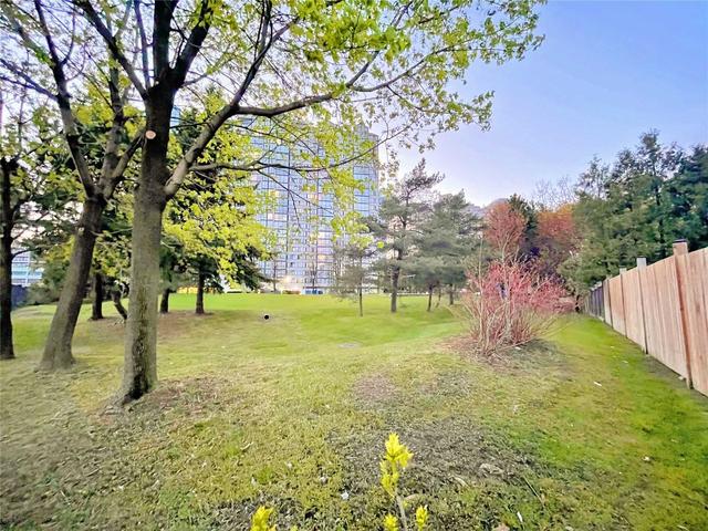 1808 - 350 Webb Dr, Condo with 1 bedrooms, 1 bathrooms and 1 parking in Mississauga ON | Image 12