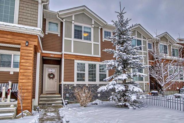 862 Nolan Hill Boulevard Nw, Home with 4 bedrooms, 3 bathrooms and 4 parking in Calgary AB | Image 2