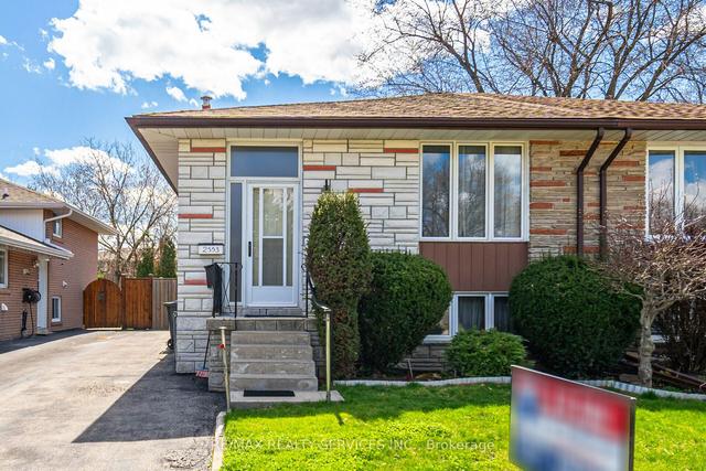2553 Padstow Cres, House semidetached with 2 bedrooms, 2 bathrooms and 4 parking in Mississauga ON | Image 1