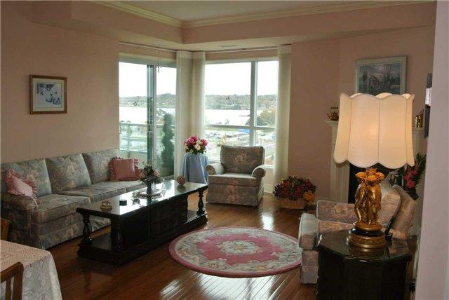 802 - 2 Toronto St, Condo with 2 bedrooms, 2 bathrooms and 1 parking in Barrie ON | Image 4