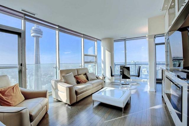 6708 - 14 York St, Condo with 2 bedrooms, 2 bathrooms and 1 parking in Toronto ON | Image 1