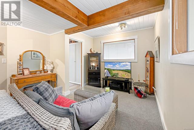 224 Spindrift Rd, House detached with 2 bedrooms, 3 bathrooms and 6 parking in Comox Valley A BC | Image 26