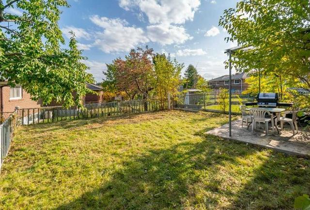 63 Castlebury Cres, House semidetached with 4 bedrooms, 2 bathrooms and 3 parking in Toronto ON | Image 18