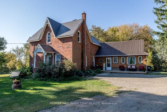 2524 Highway 11 S, House detached with 3 bedrooms, 2 bathrooms and 10 parking in North Bay ON | Image 1
