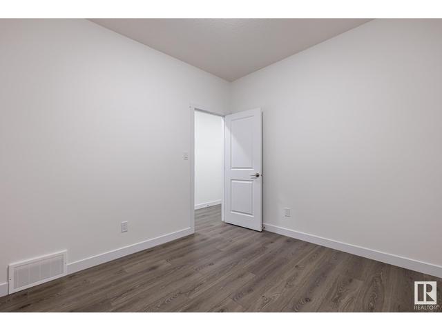 9805 225a St Nw, House detached with 3 bedrooms, 2 bathrooms and 4 parking in Edmonton AB | Image 6