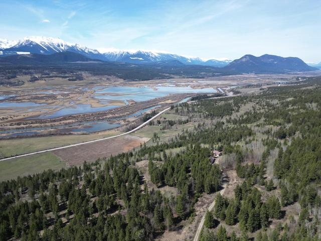 2360/2380 Highway 95, House detached with 4 bedrooms, 3 bathrooms and null parking in East Kootenay G BC | Image 8